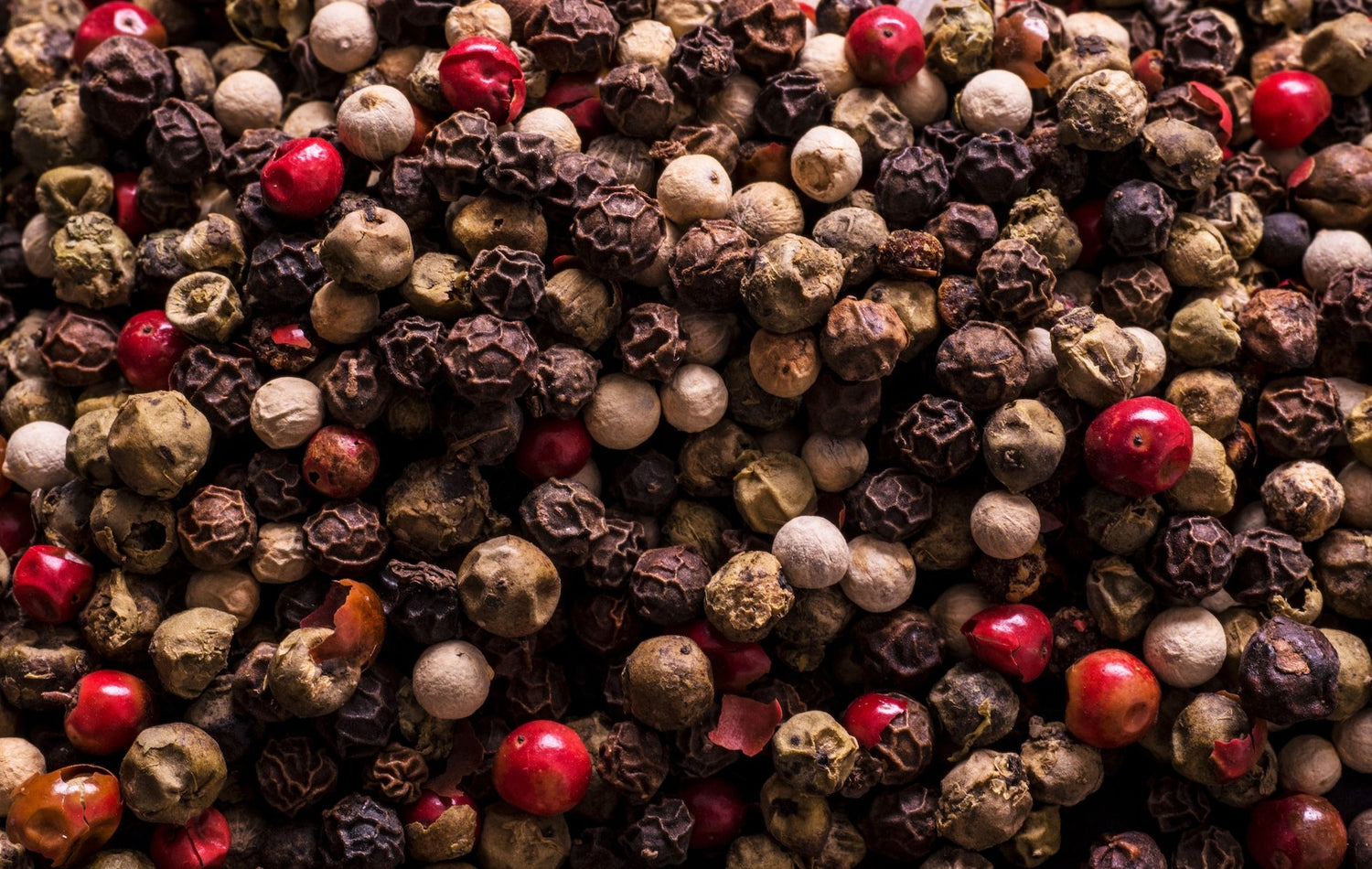 Warum frisch gemahlener Pfeffer besser schmeckt: Die Vorteile gegenüber vorgemahlenem Pfeffer 👩🍳 - Greymount