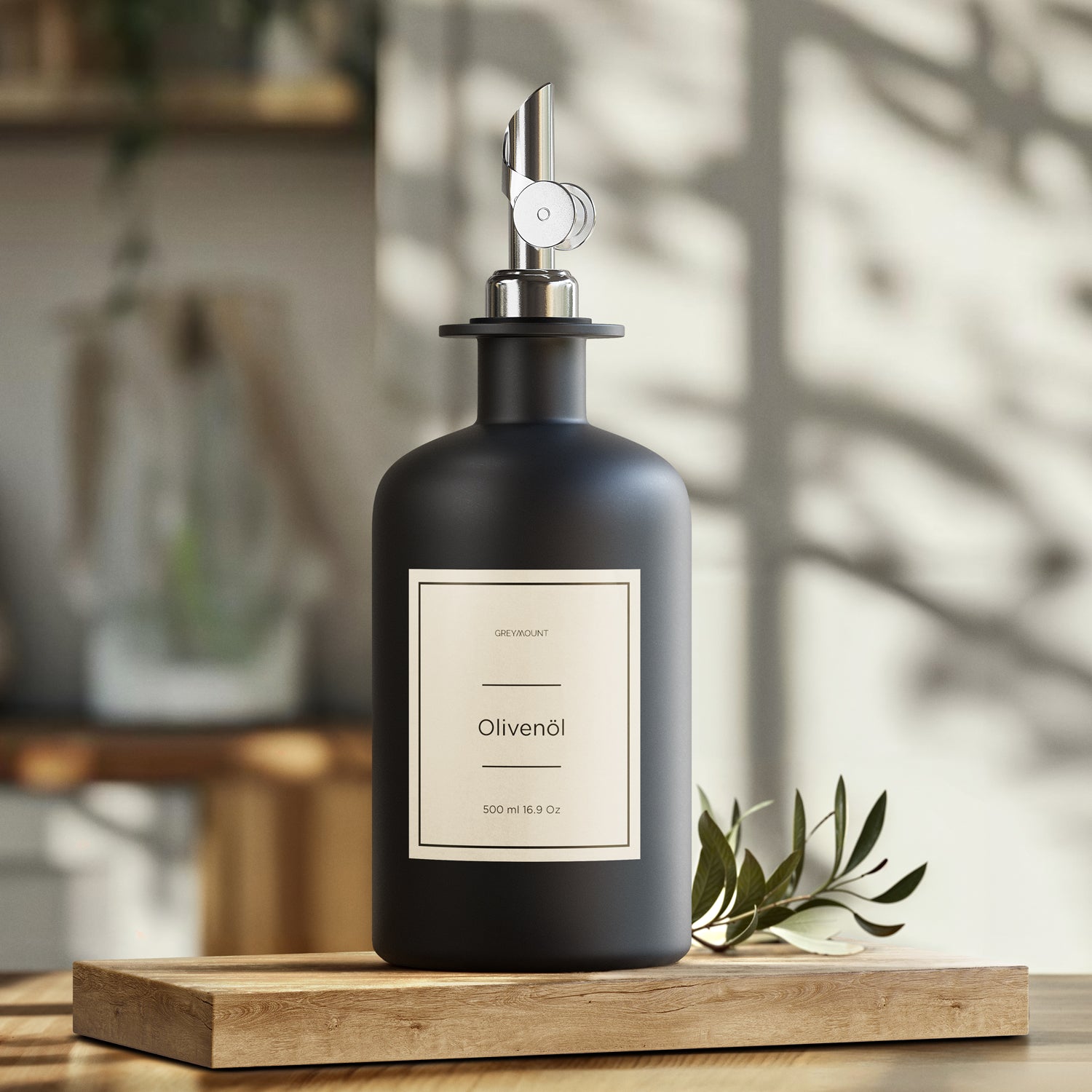 Ölflasche aus Glas Schwarz mit Ausgießer Silber (Sand Etiketten, 500ml)