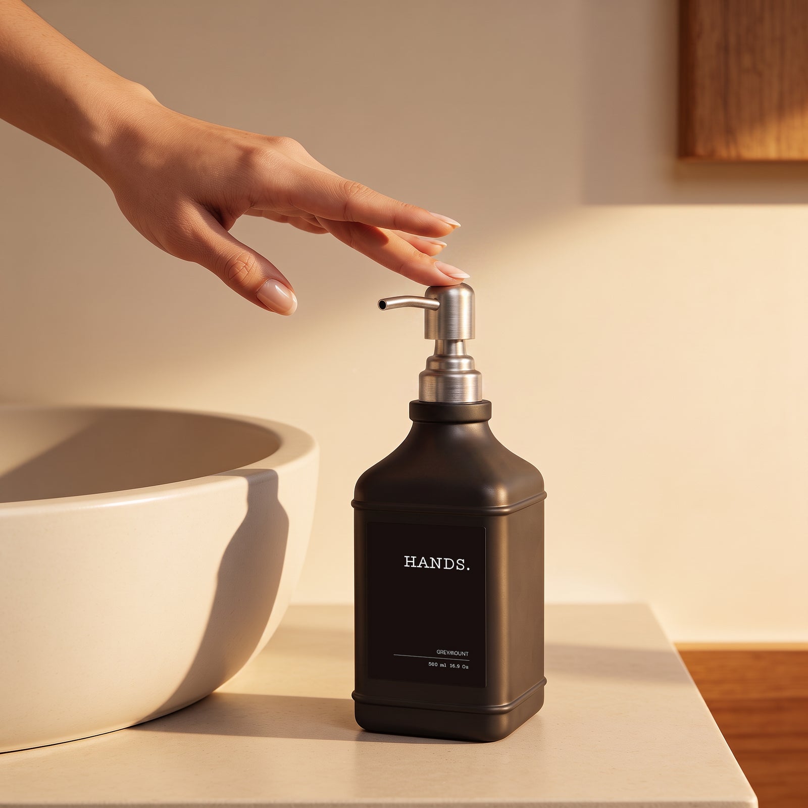Seifenspender Schwarz mit Edelstahl Pumpe Silber (Schwarz Etiketten, 500ml)